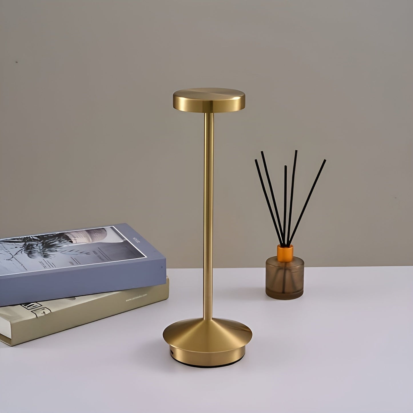 Norvo | Elegant Tarion Lampe – Trådløs LED med Berøringskontroll