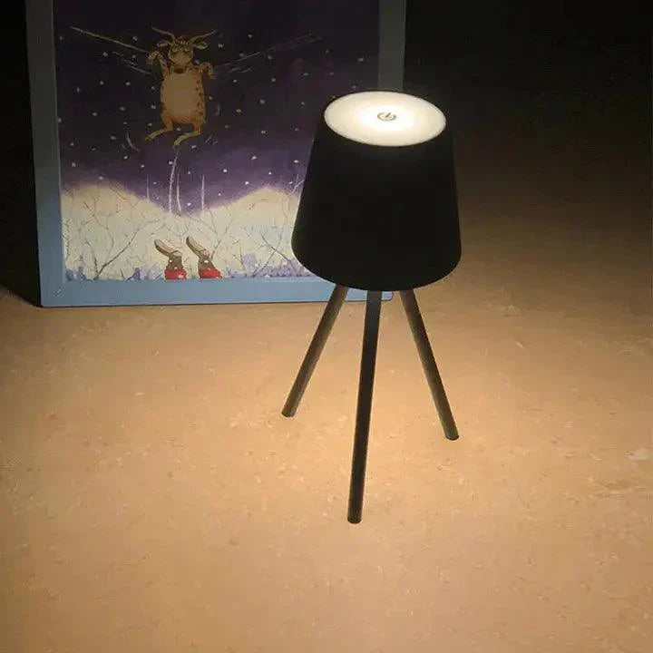 Norvo | LumaStand - Elegant Stativ Bordlampe