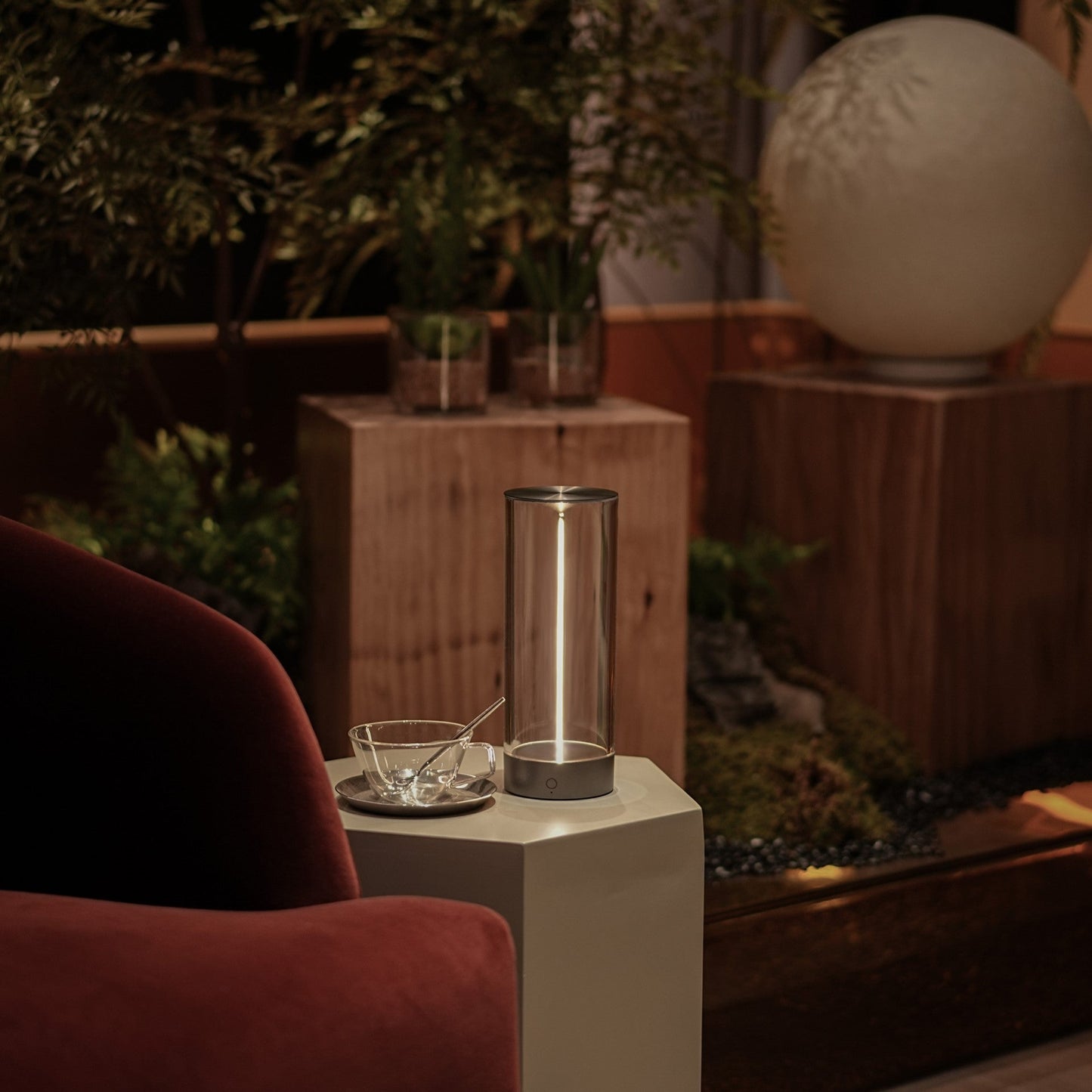 Norvo | GlowBright | Bærbar LED-lampe med trådløst design