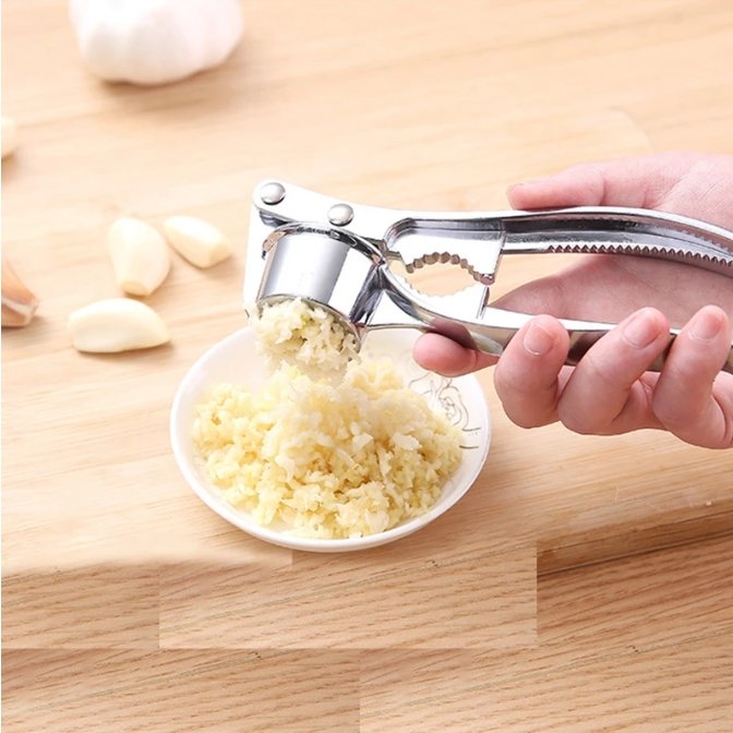 Norvo | EasyPress Stainless Steel Garlic Press