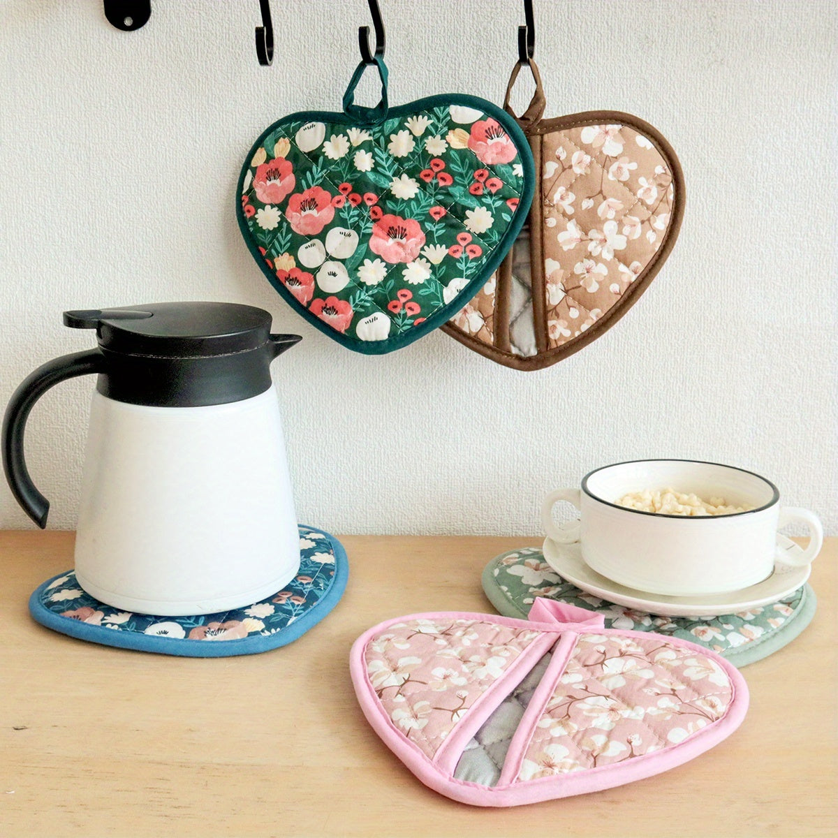 Norvo | KeukenHart Varmeresistente Gryteklutsett – Dekorative Hjerteformede Grip Pads