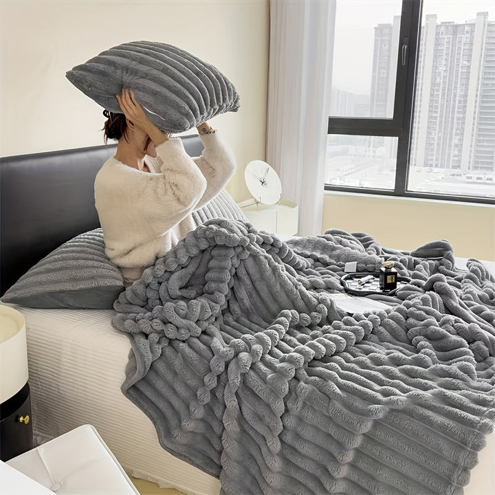 LuxeFleece – Elegant fransk stil teppe for Comfort Norvo