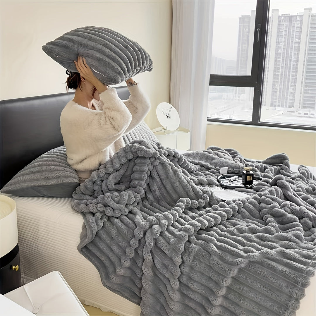 LuxeFleece – Elegant fransk stil teppe for Comfort Norvo
