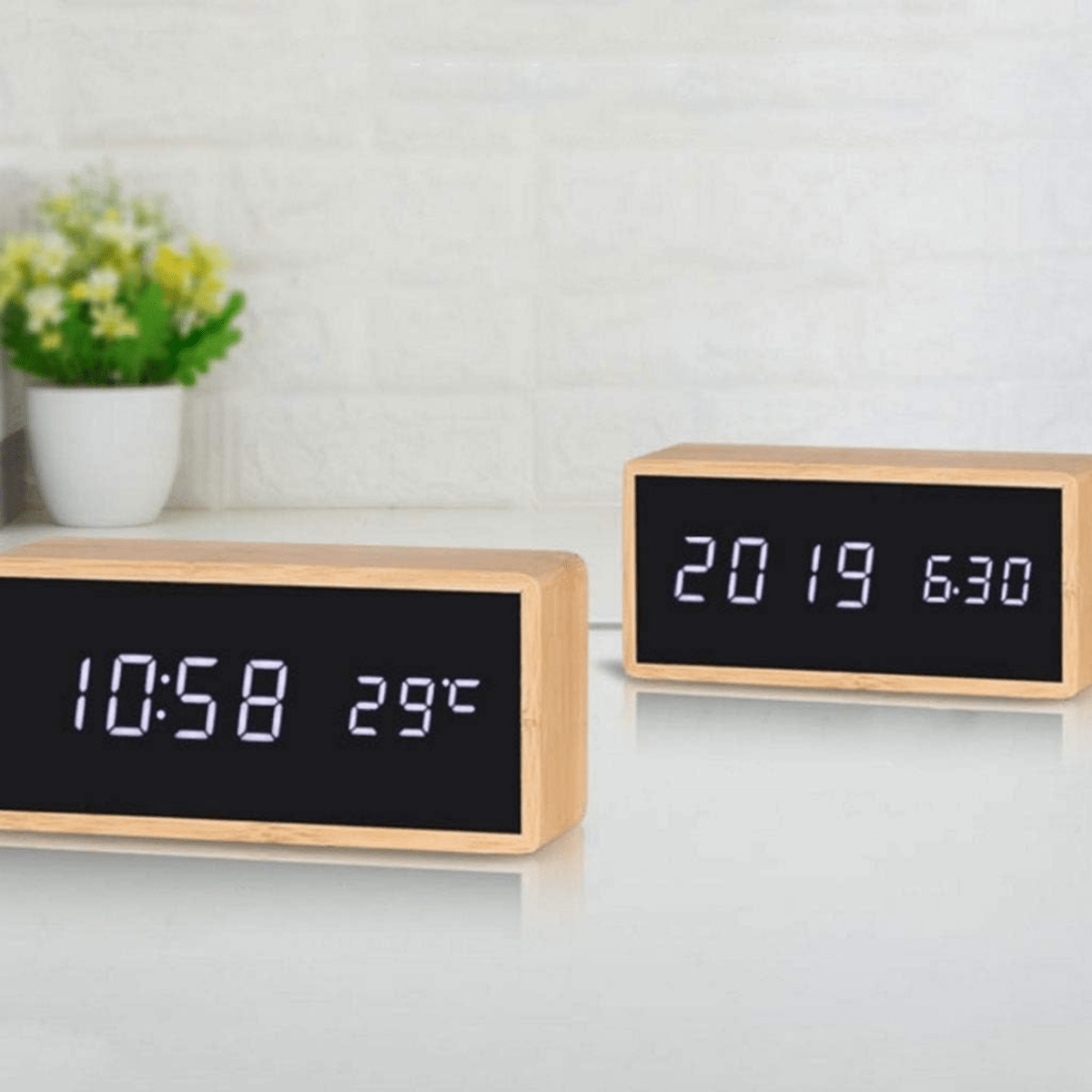 Norvo | ECOCLOCK – Bamboo LED Vekkerklokke med Tid og Temperaturvisning