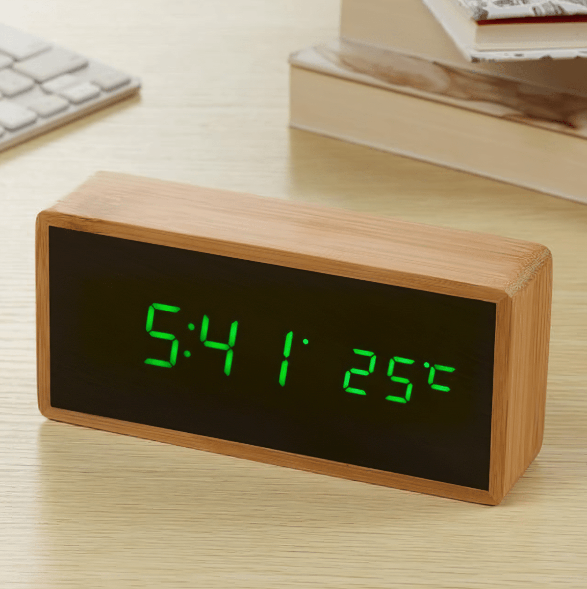 Norvo | ECOCLOCK – Bamboo LED Vekkerklokke med Tid og Temperaturvisning