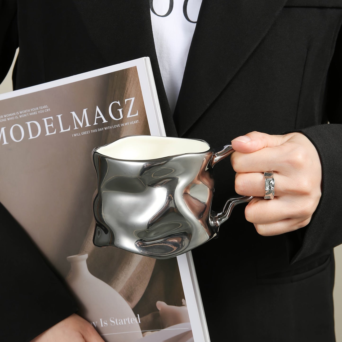 Norvo | CreArt Krus – Håndlaget keramisk kaffekrus med unikt rynket design