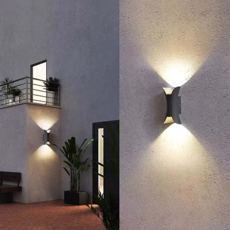 Moderne LED utendørs vegglampe - LumiEdge