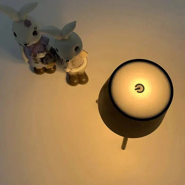 Norvo | LumaStand - Elegant Stativ Bordlampe