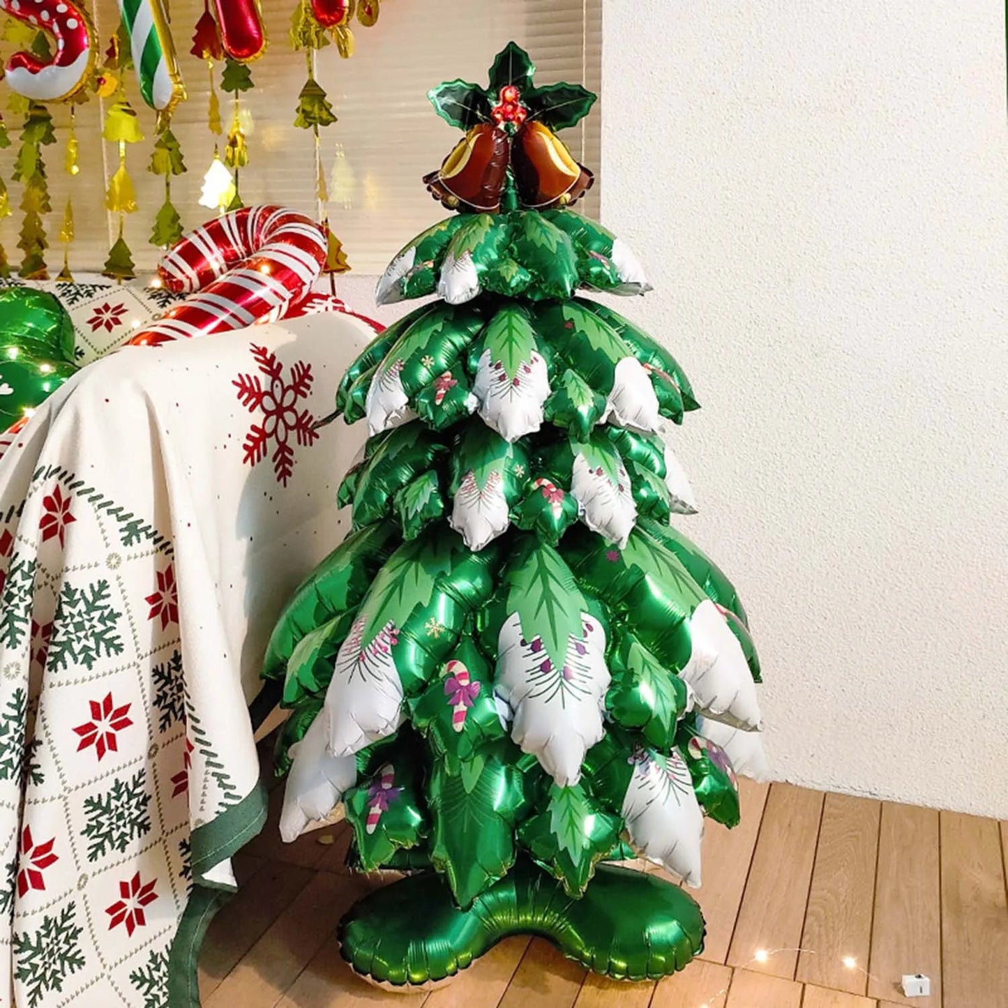 Norvo | Festive Standing Christmas Tree Balloon – Shimmering Aluminum Film Decoration for Holiday Parties & Cheerful Home Decoration