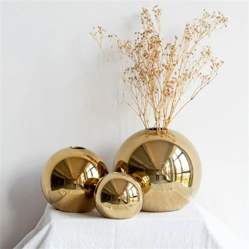 Norvo | Golden Ball Vase