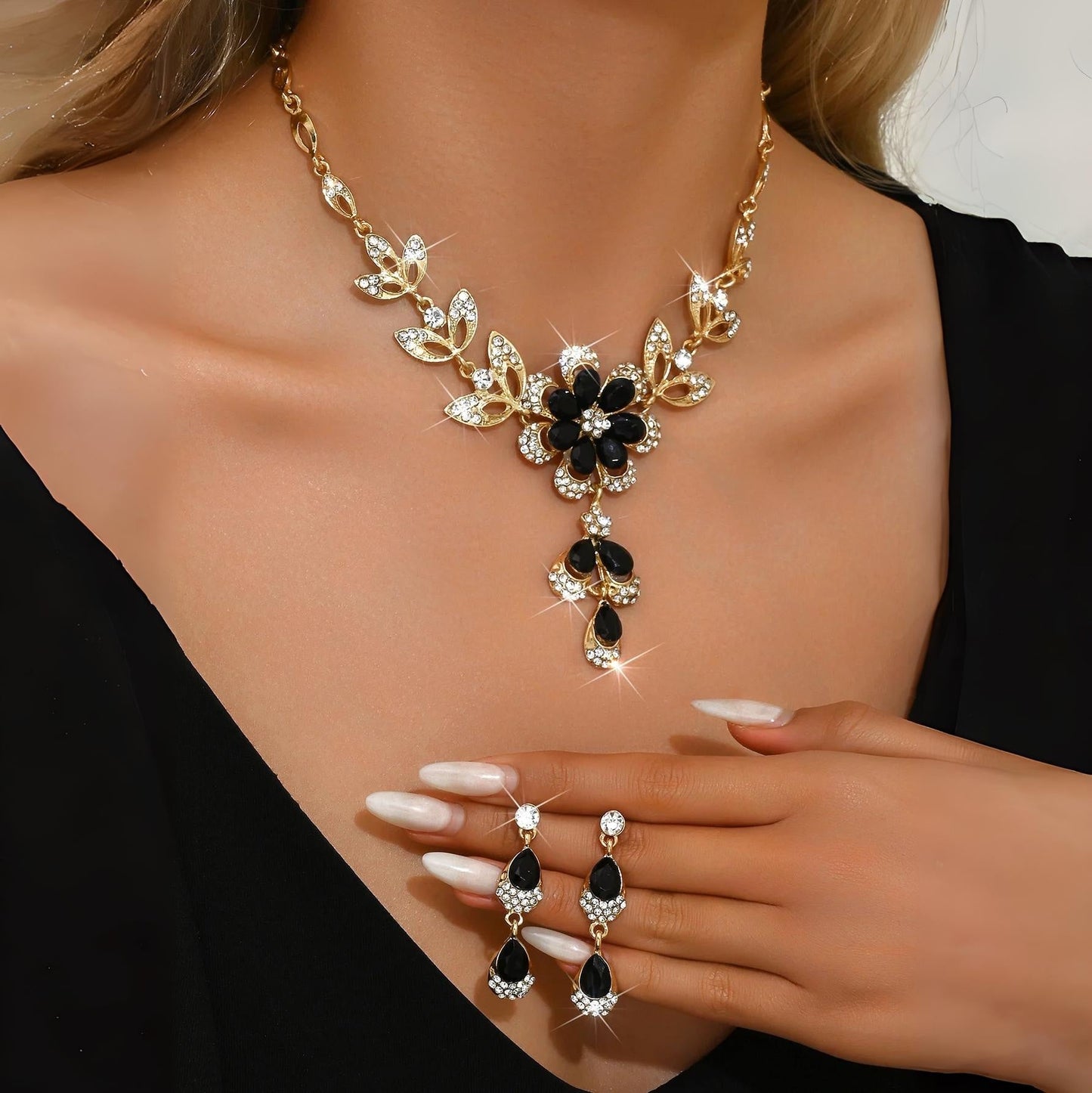 Norvo | Blomster diamant halskjede og øredobbssett