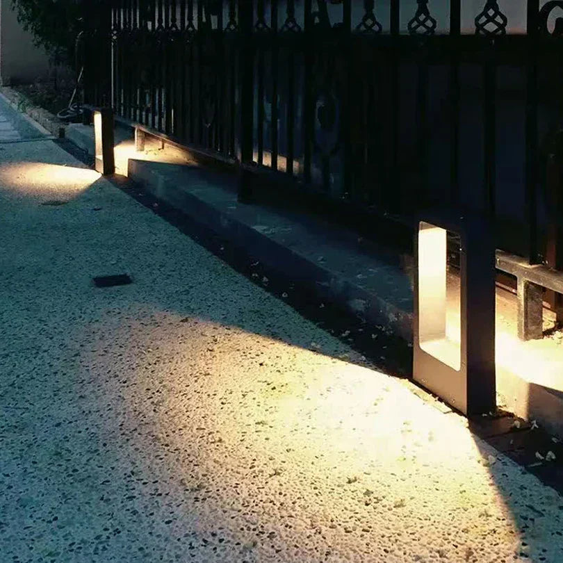 Norvo | GardenGlow Bakke Hage Lampe for Utendørs Bruk