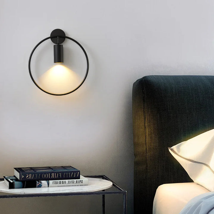 FlammeStylée – Gylden Vegglampe for Elegant Atmosfære Norvo