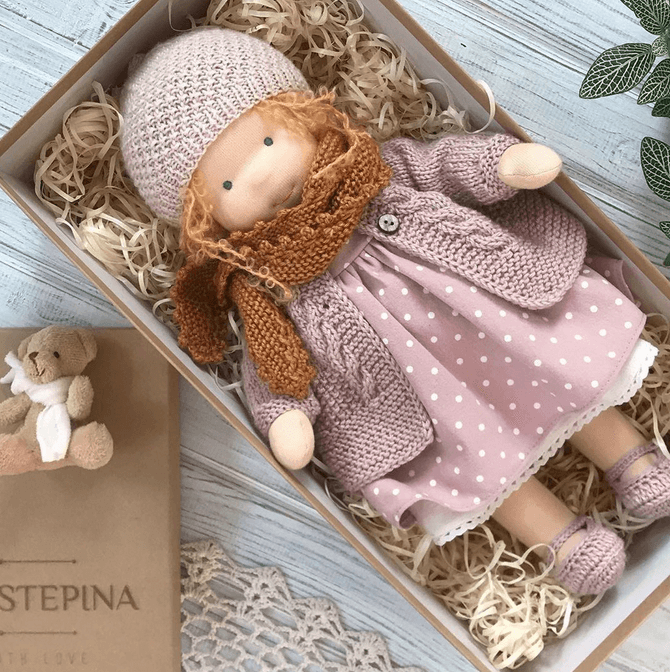 Norvo | Håndlaget Waldorf Kosedukke – Poppi