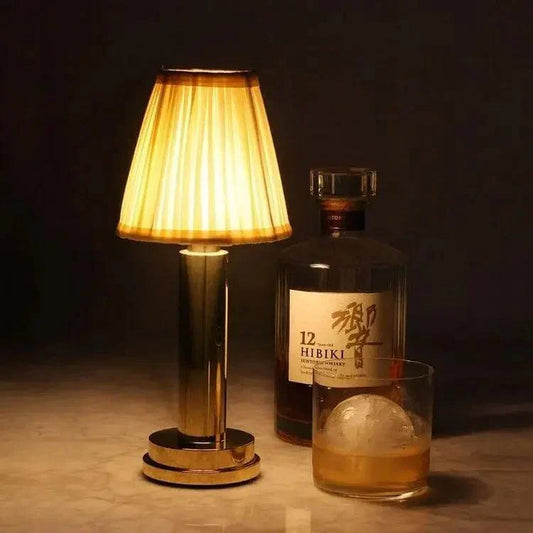 Norvo | ShineBeam - Chic Trådløs Bordlampe Design