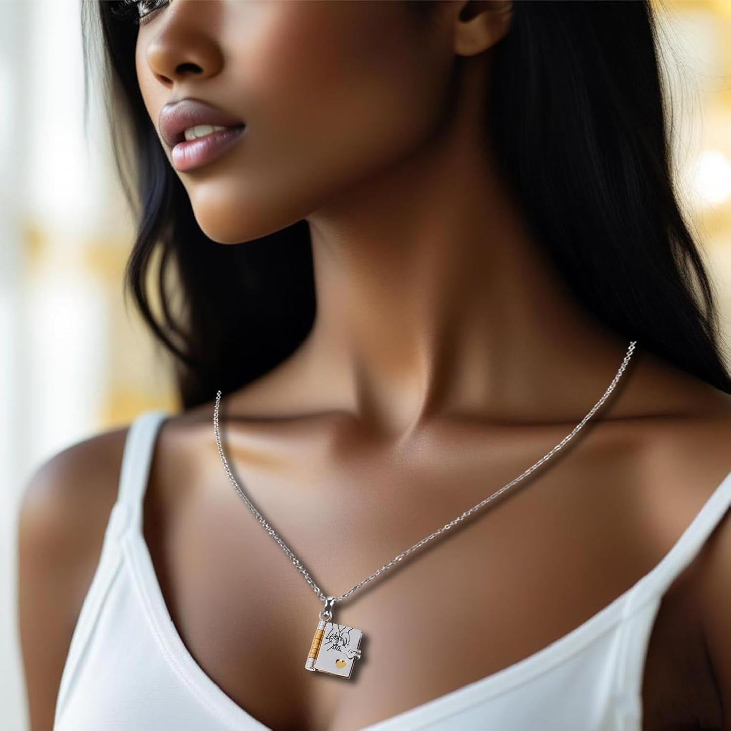 Norvo | Minne Bokhanger Smykke – Symbolsk Smykker med Kjærlig Budskap