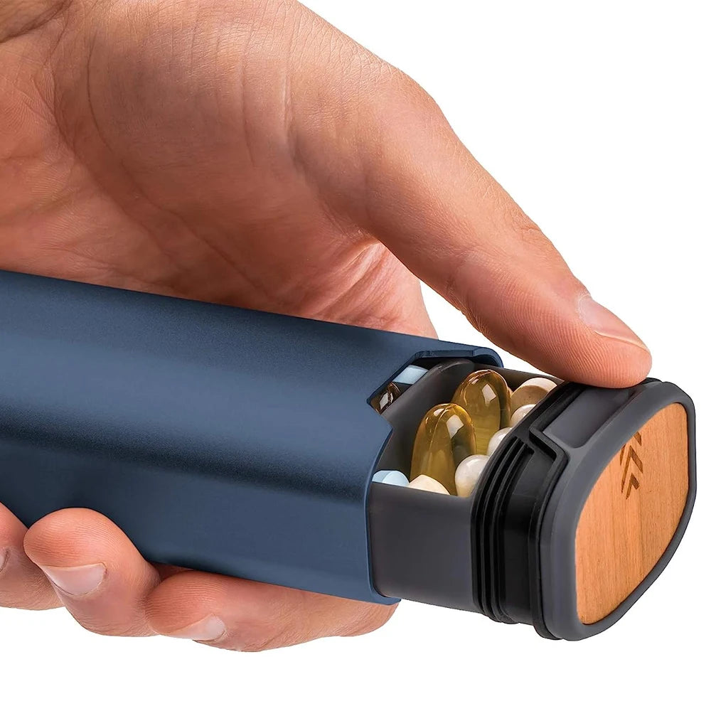 Norvo | MediEase Ukentlig Pilleorganisator – Elegant Tre- og Aluminiumspilleboks