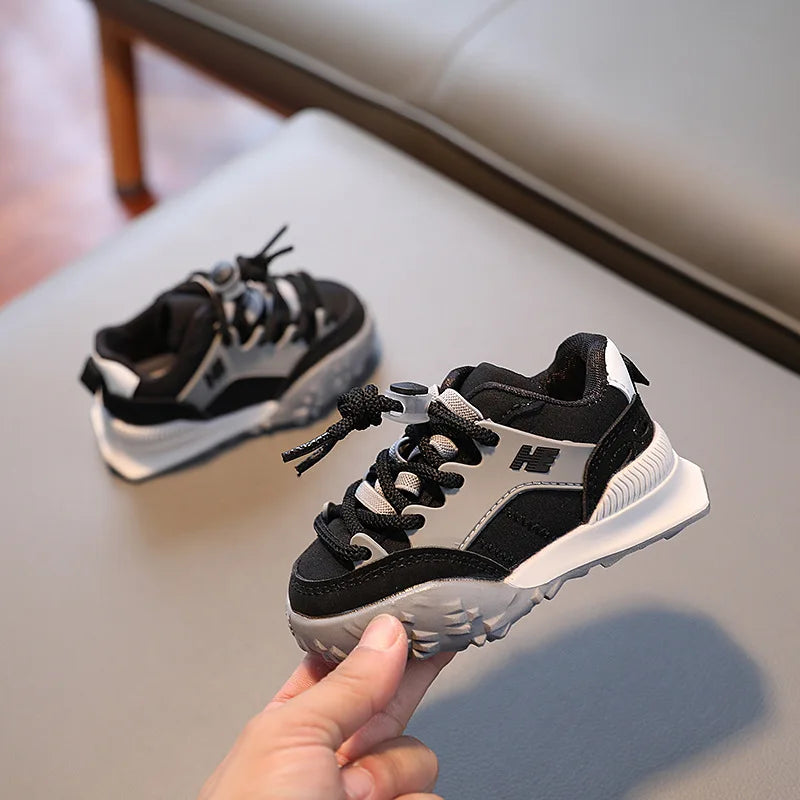 Norvo | Moderne Barne Sports Sko – Stilrent Utseende med Komfort og Stabilitet