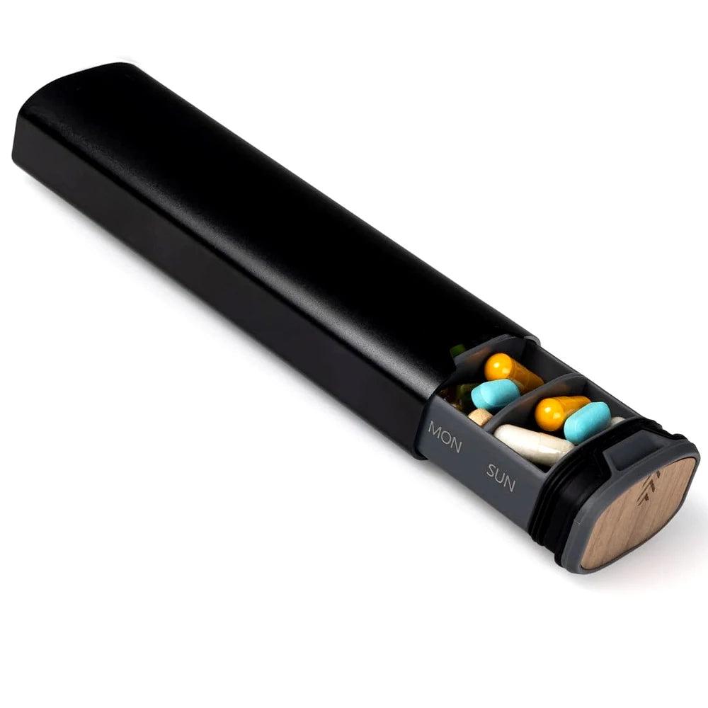 Norvo | MediEase Ukentlig Pilleorganisator – Elegant Tre- og Aluminiumspilleboks