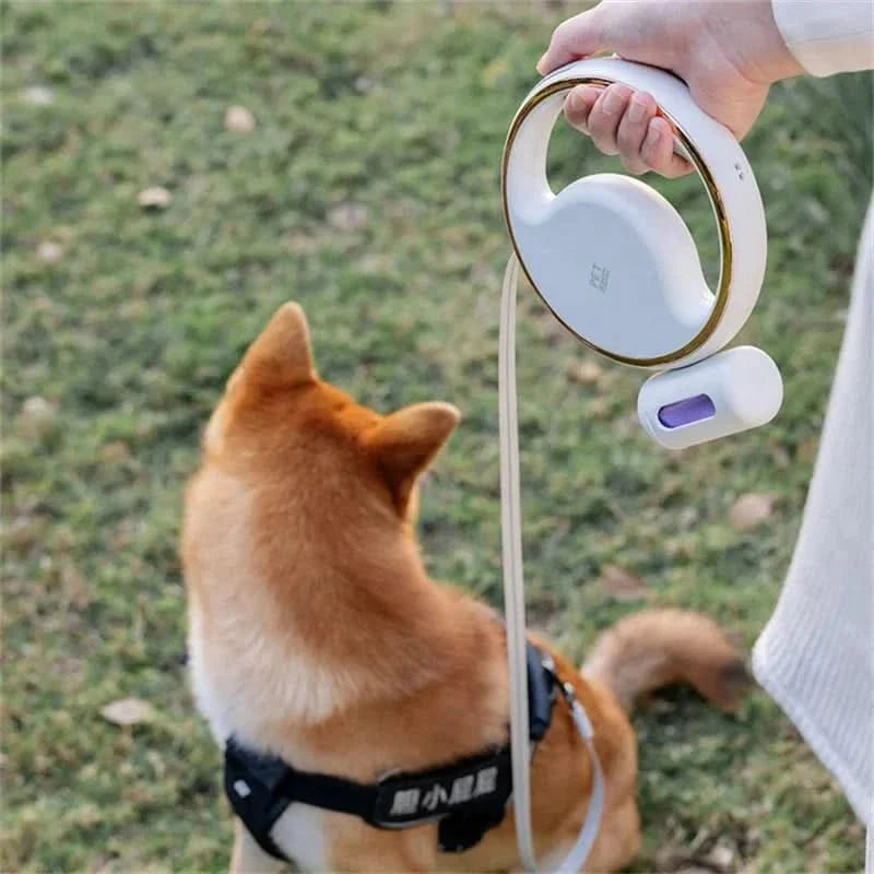 Norvo | Automatisk hundesnor med LED-lampe og avfallssekkholder for stressfrie turer