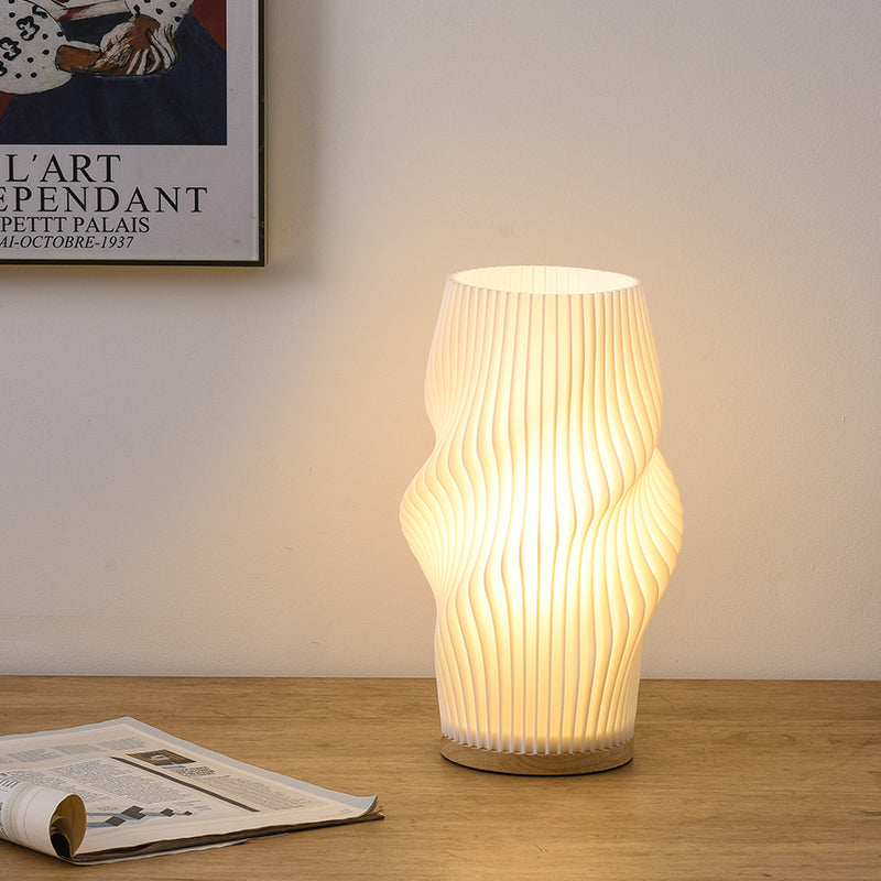 Norvo | Frenchlight Bordlampe - Elegant Plisserte Bordlampe i Fransk Krem for Atmosfæriske Rom