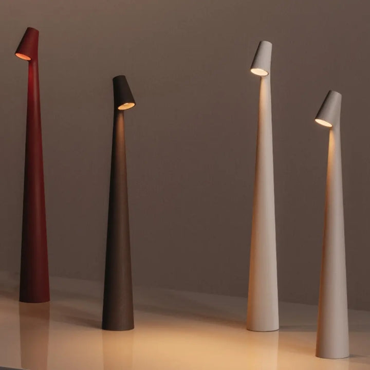 Norvo | Skulpturell Bordlampe Trådløs LED Lampe Solid Aluminiums 10000mAh Batteri 3-Nivå Dimming CRI 90 USB-C Ladekontakt Varm Hvit 2700K