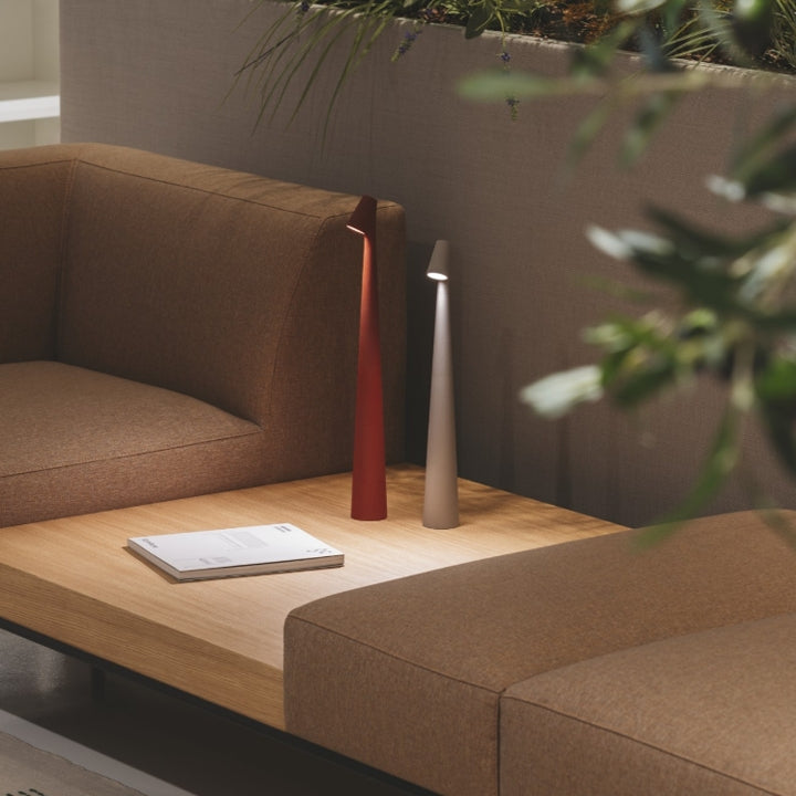 Norvo | Skulpturell Bordlampe Trådløs LED Lampe Solid Aluminiums 10000mAh Batteri 3-Nivå Dimming CRI 90 USB-C Ladekontakt Varm Hvit 2700K