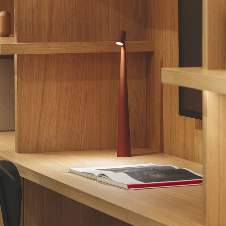 Norvo | Skulpturell Bordlampe Trådløs LED Lampe Solid Aluminiums 10000mAh Batteri 3-Nivå Dimming CRI 90 USB-C Ladekontakt Varm Hvit 2700K