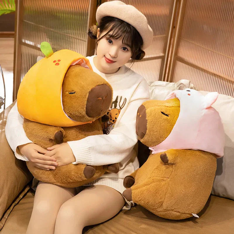 Norvo | Chunky Kawaii Capybara Plush med Hatt