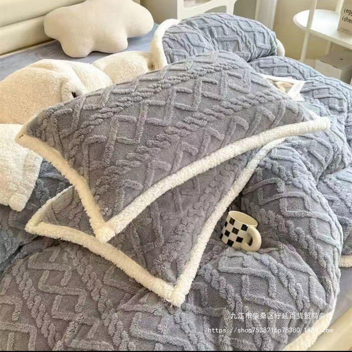 Norvo | LuxeLoom Dyne - Luksuriøs flanelldyne for maksimal varme og komfort