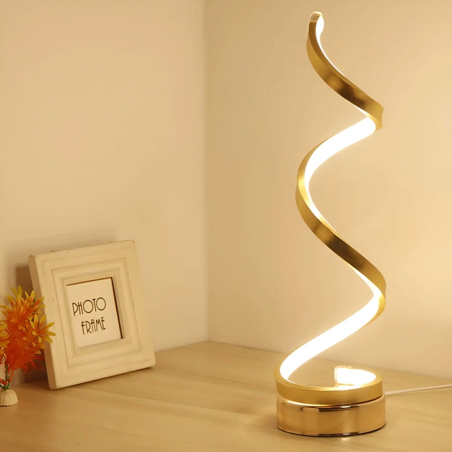 Norvo | Elegant Spiral Glow LED Skrivebordslampe – Energi Effektiv, Bærekraftig & Øyevennlig Design