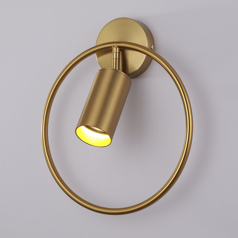 FlammeStylée – Gylden Vegglampe for Elegant Atmosfære Norvo