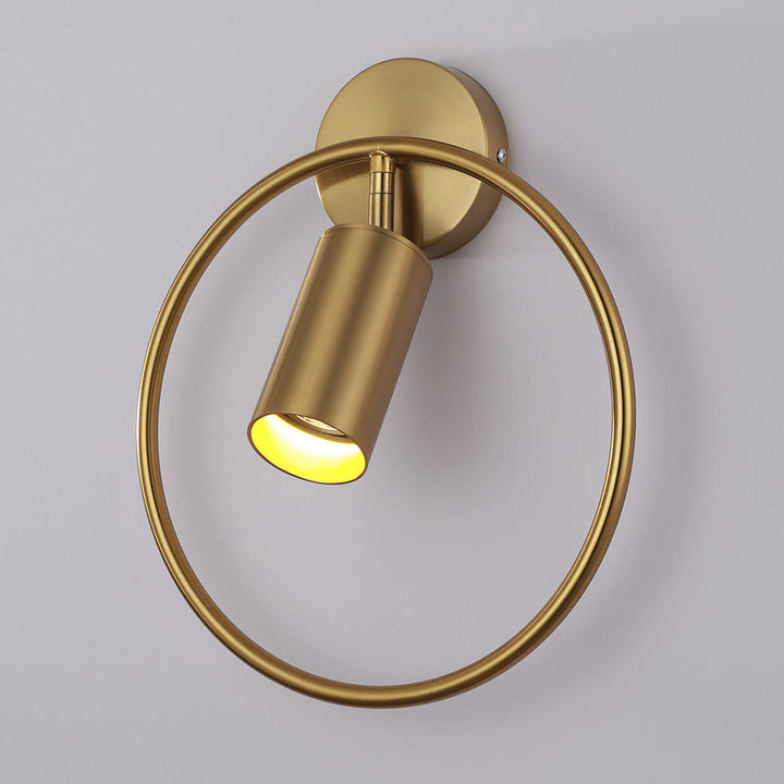 FlammeStylée – Gylden Vegglampe for Elegant Atmosfære Norvo