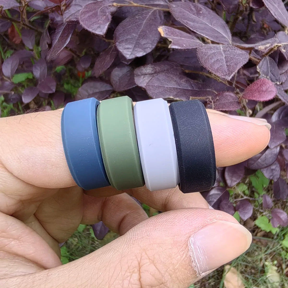 Norvo | Svart silikonring-sett x 4 – Stilig og holdbar alternativ for vielsesring