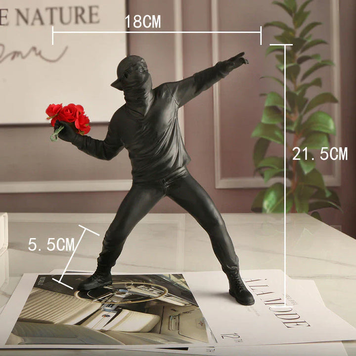 BloomThrower Moderne Flower Thrower Statue Norvo