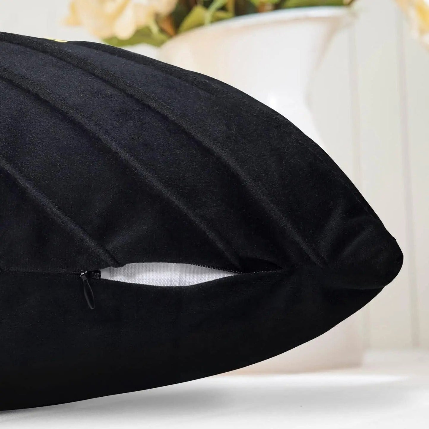 Norvo | Noir Élégance Putetrekk - Luksuriøst Velour Putetrekk med Gylne Pailletter - Forbedre Innredningen Din