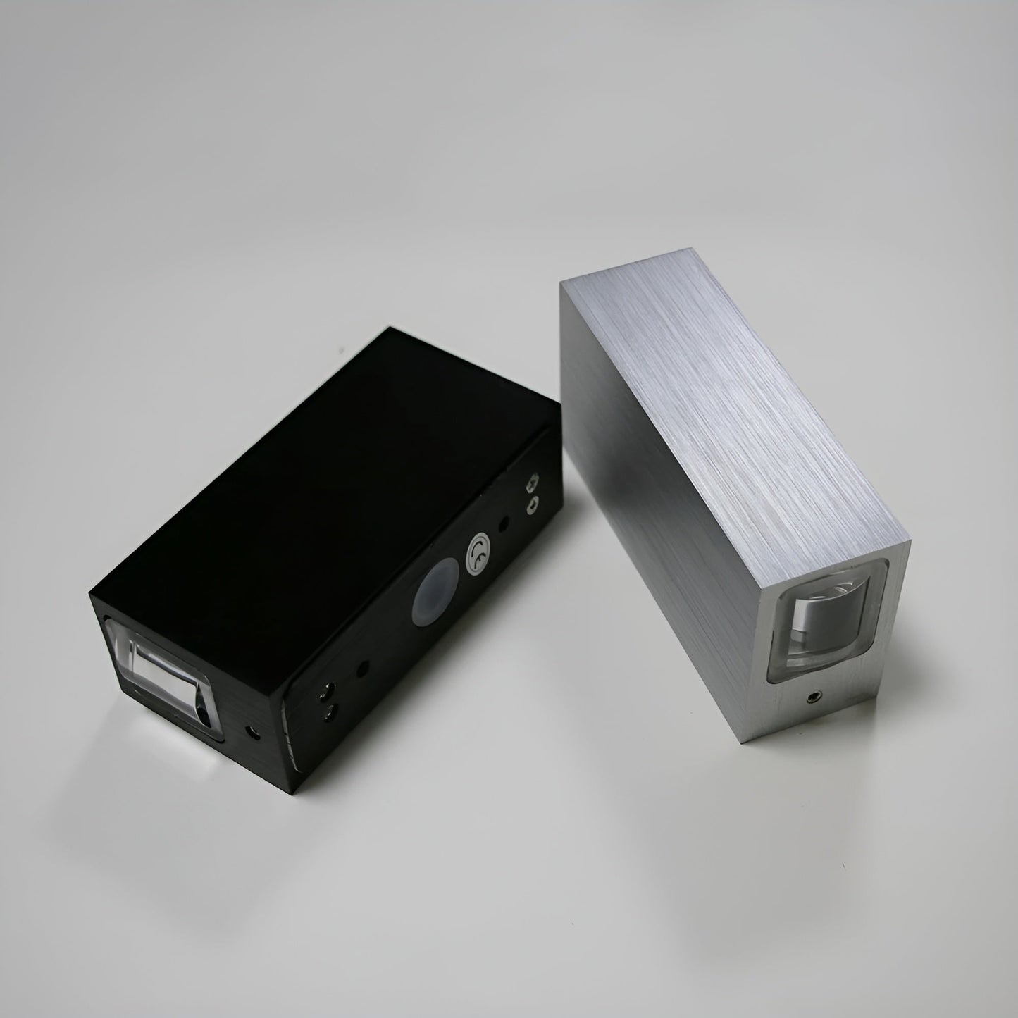 Norvo | LumiBloc LED Vegglampe – Stilig og Holdbar Utendørsbelysning