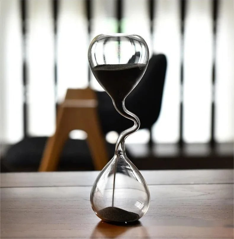 Norvo | Curvy Black Hourglass | Glass