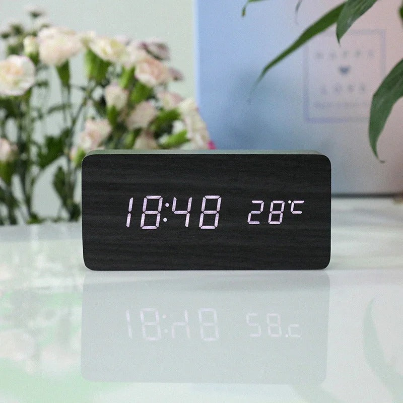 Norvo | Minimalistisk LED Klokke | Tre