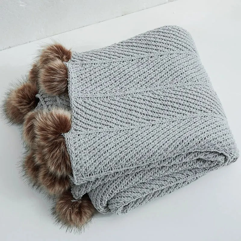 Norvo | KnitPom - Søtt Pompon Chenille Teppe