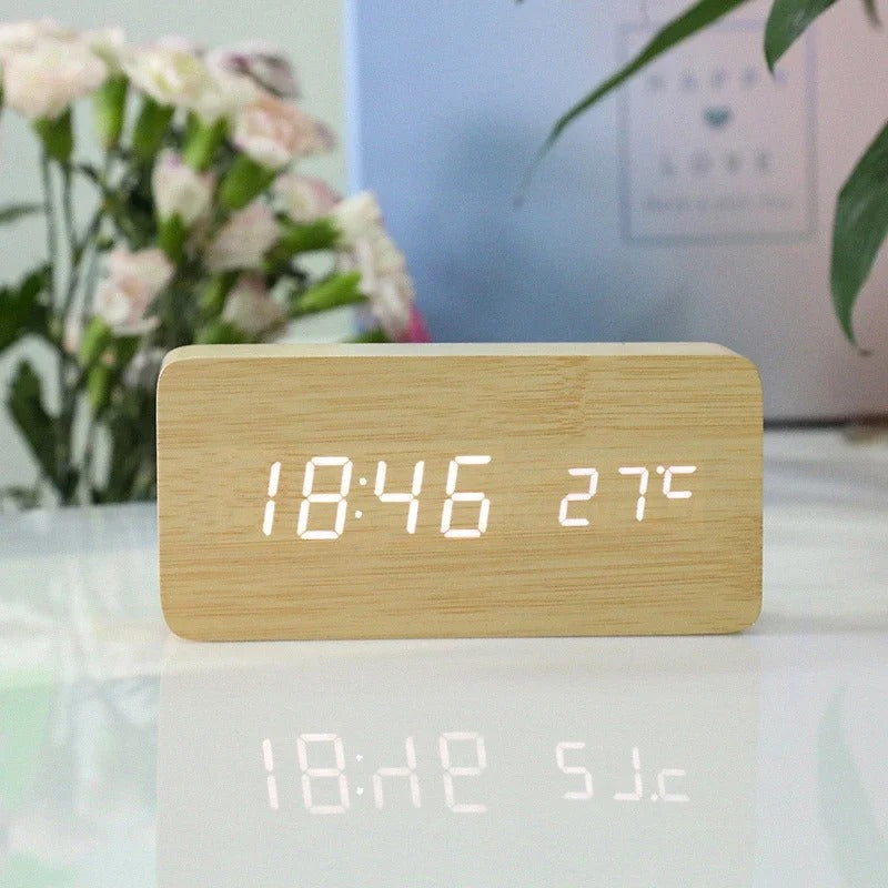 Norvo | Minimalistisk LED Klokke | Tre