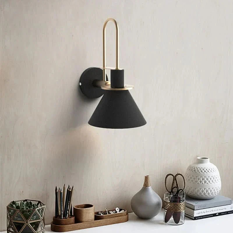 Norvo | Minimalist Vegglampe med Moderne Sleek Design