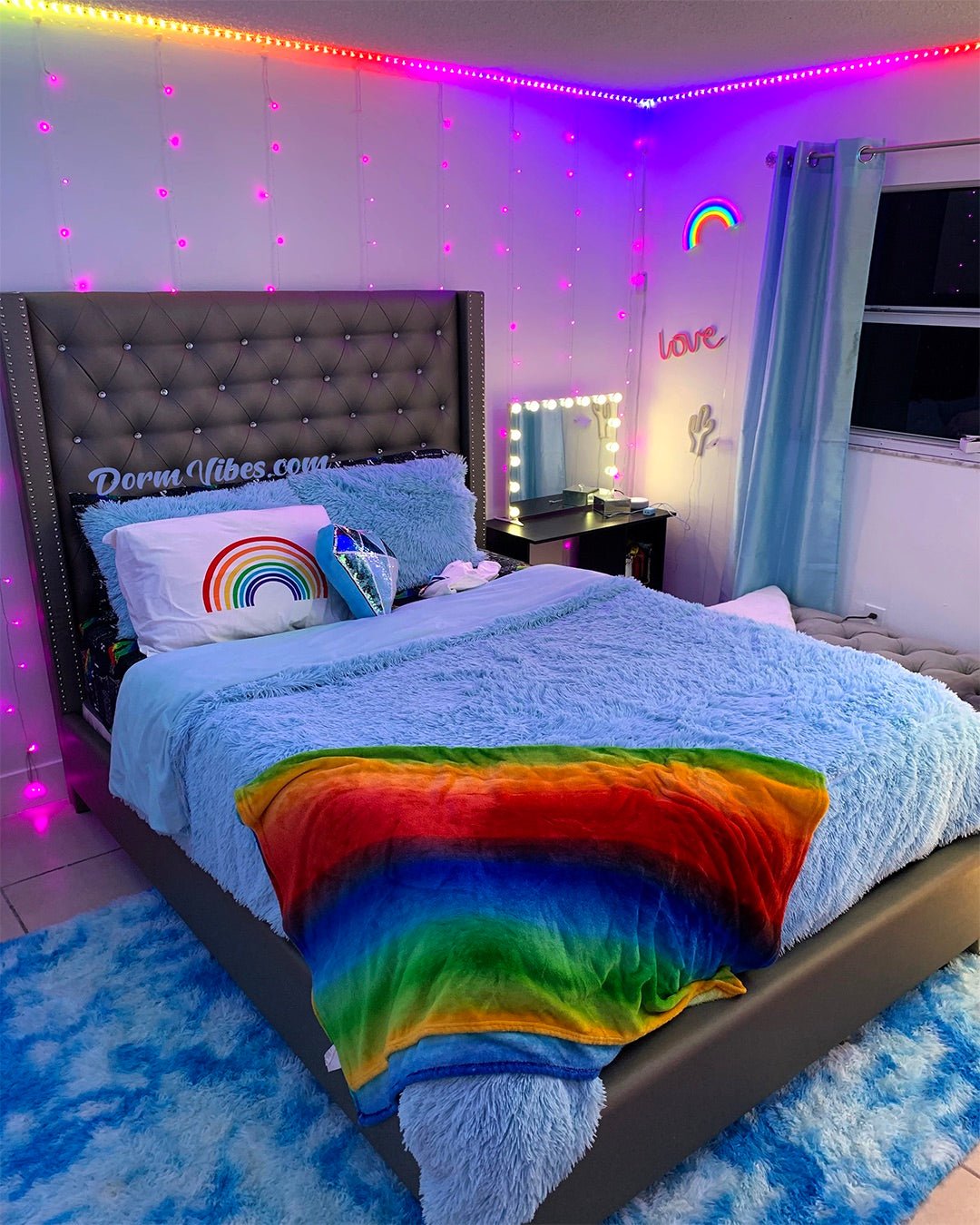 Norvo | Neon Regnbue Skjold