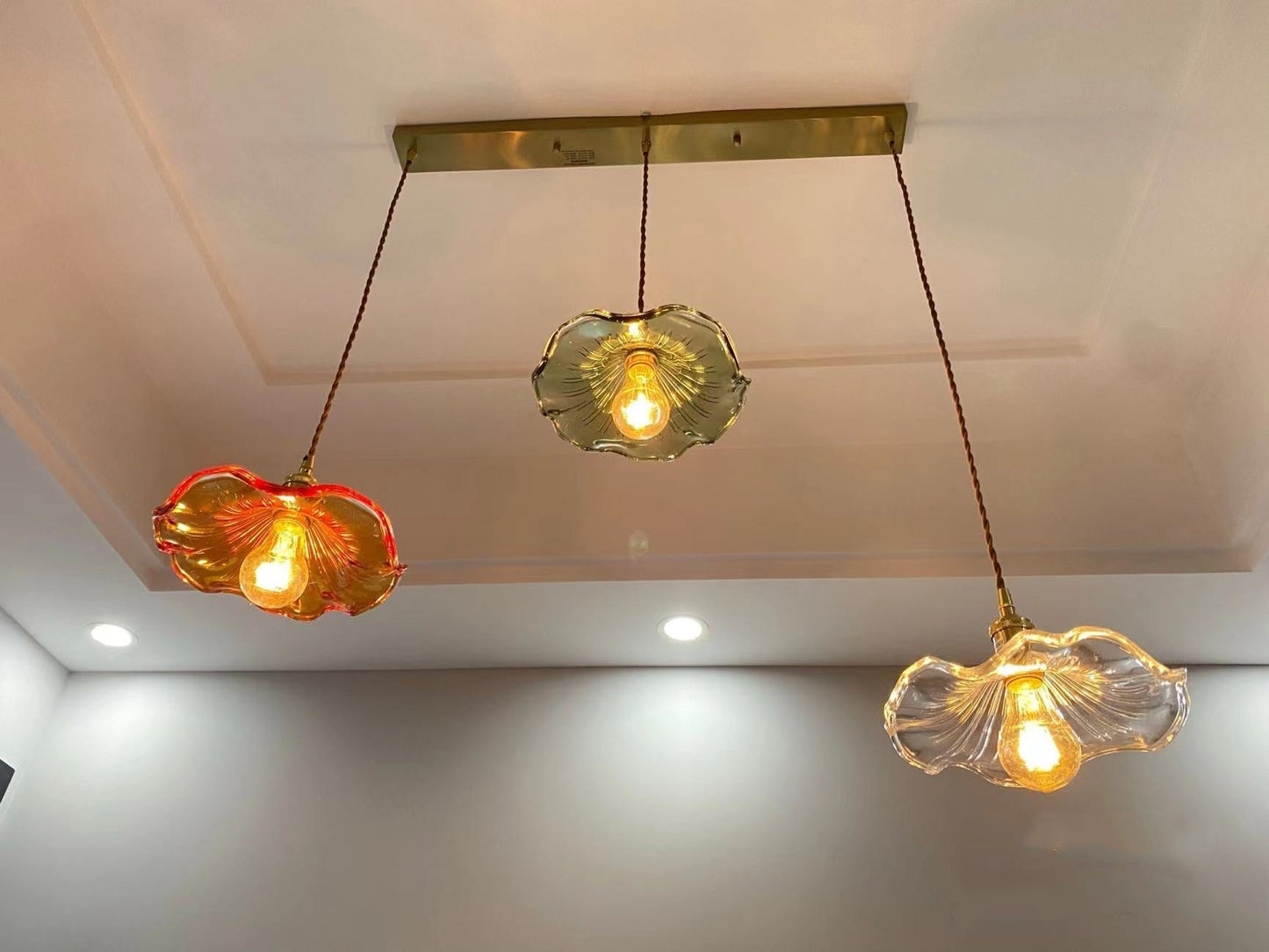 Norvo | NORDISK DESIGN LED HENGENDE LAMPE | FARGET GLASS & KOPPER BELYSNING FOR SOVEROM, STUE & BAR