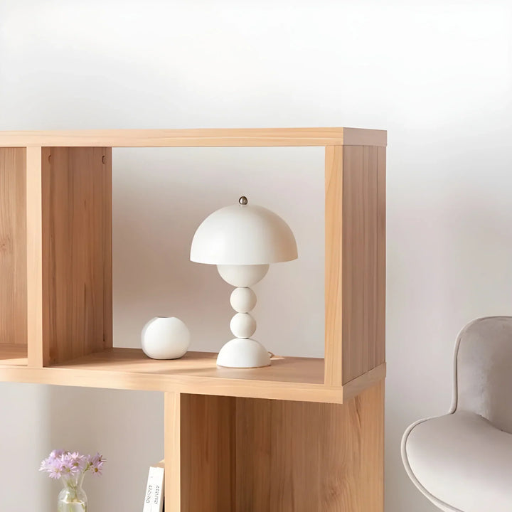 Norvo | Moderne Bordlampe i Skandinavisk Design med Gull Detaljer