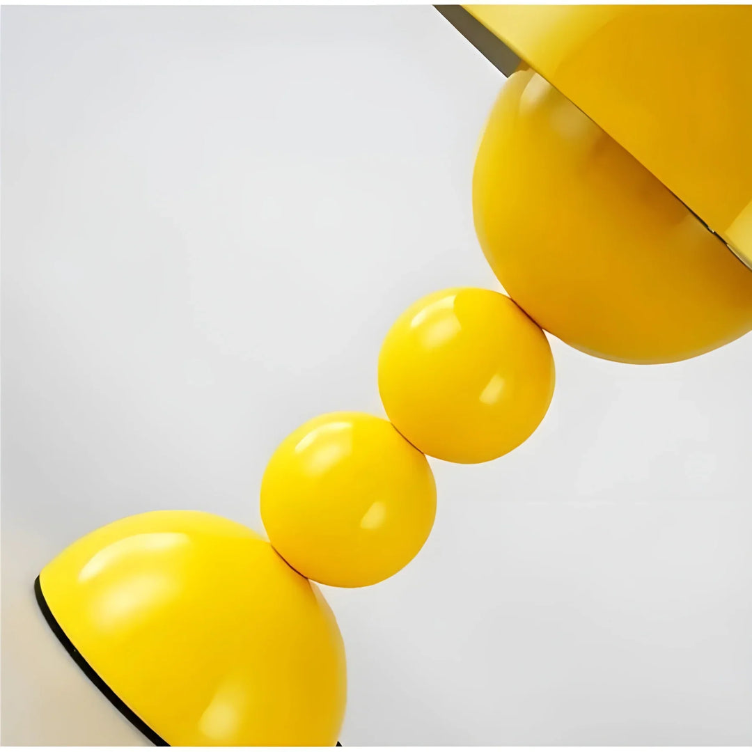 Norvo | Moderne Bordlampe i Skandinavisk Design med Gull Detaljer