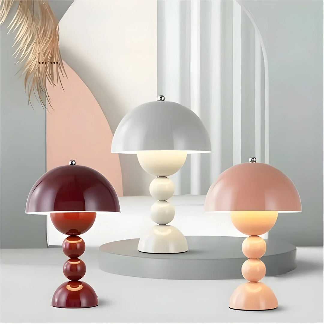 Norvo | Moderne Bordlampe i Skandinavisk Design med Gull Detaljer