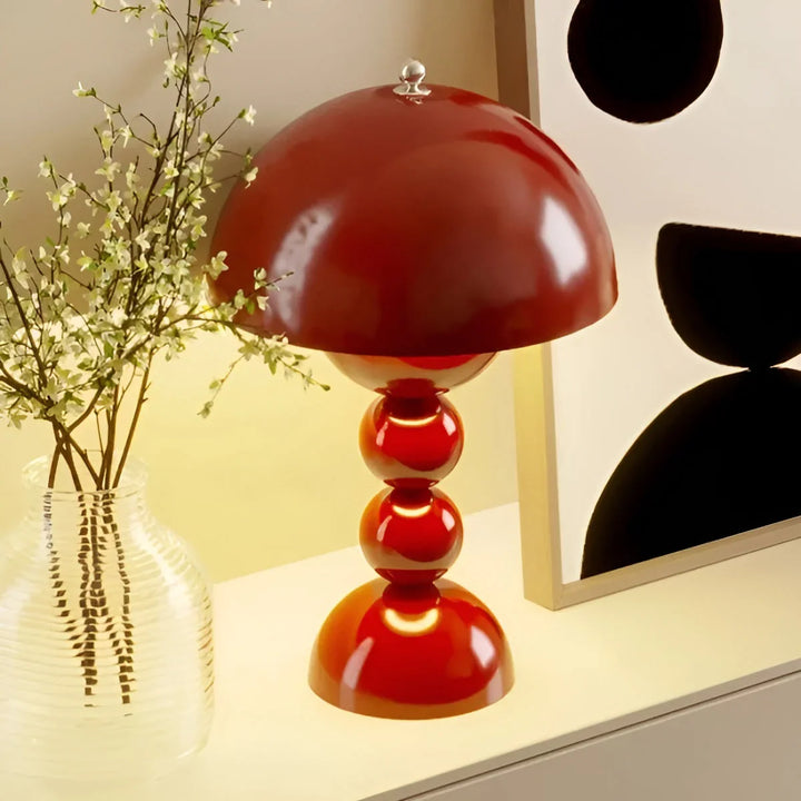 Norvo | Moderne Bordlampe i Skandinavisk Design med Gull Detaljer