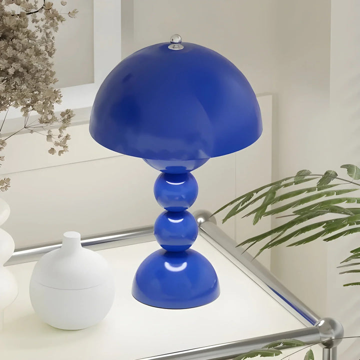 Norvo | Moderne Bordlampe i Skandinavisk Design med Gull Detaljer