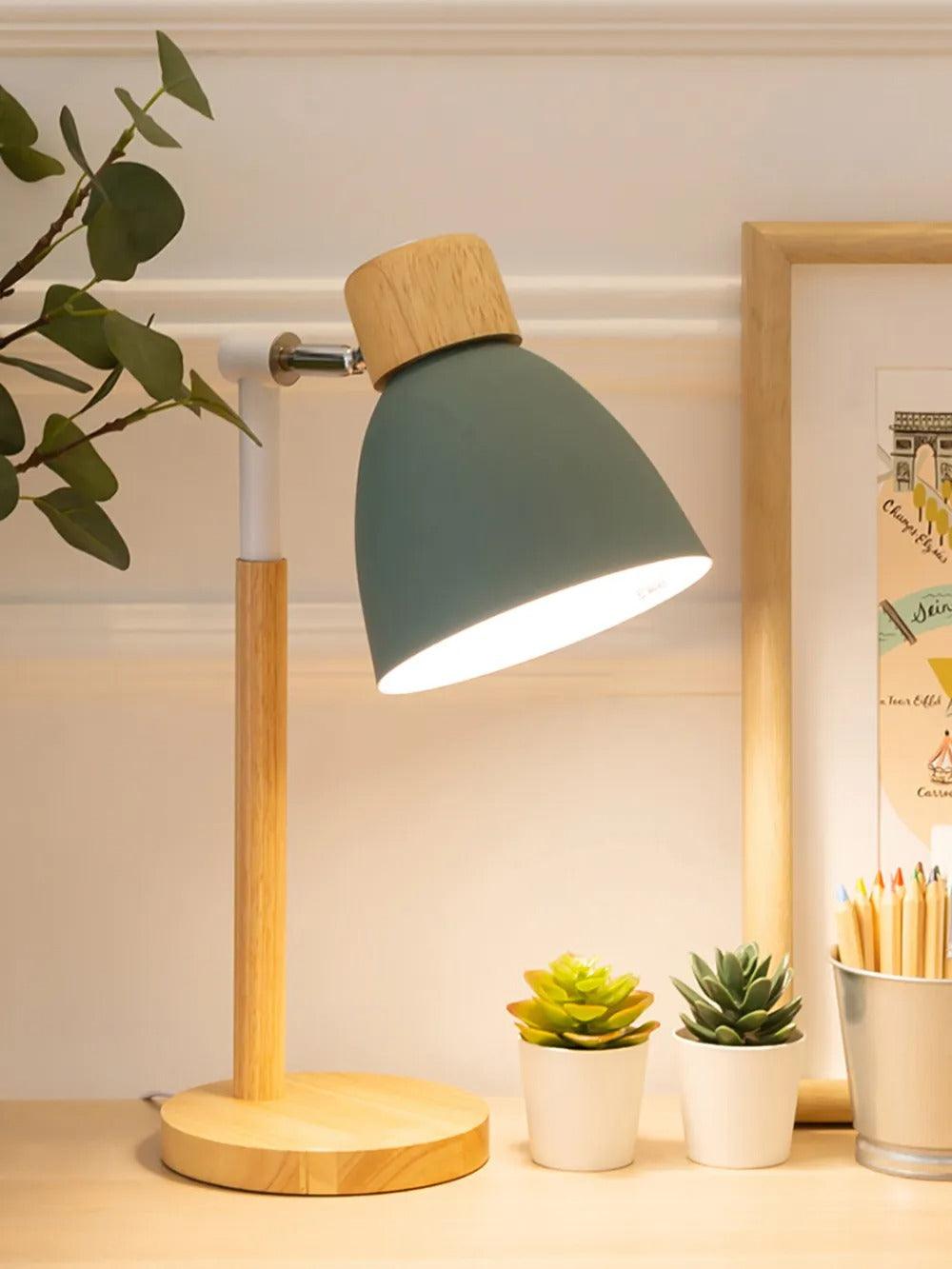 Norvo | Nordisk Bordlampe | Tre, Jern